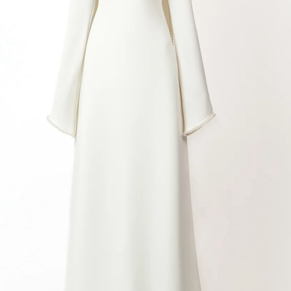 Elegant Long Sleeve White Dress - Picture 3 of 6